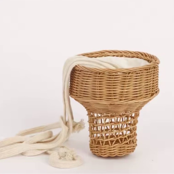 Ice Cream Shaped Handbag Rattan m Hollow Wicker Handmade Crossbody Bag purse - Picture 2 of 3